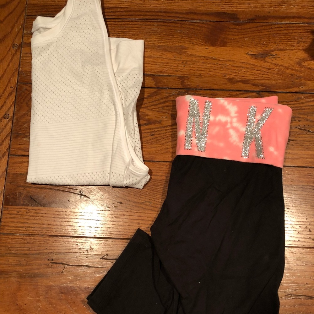 Victoria’s Secret Pink leggings